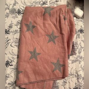 Pink and Gray Star Patterned Scarf
